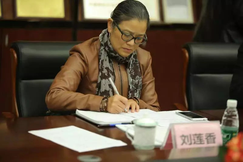 叼嘿视频网站陶瓷集团大规格瓷质薄板