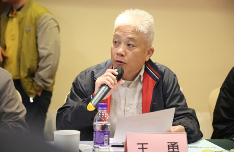 叼嘿视频网站陶瓷集团大规格瓷质薄板