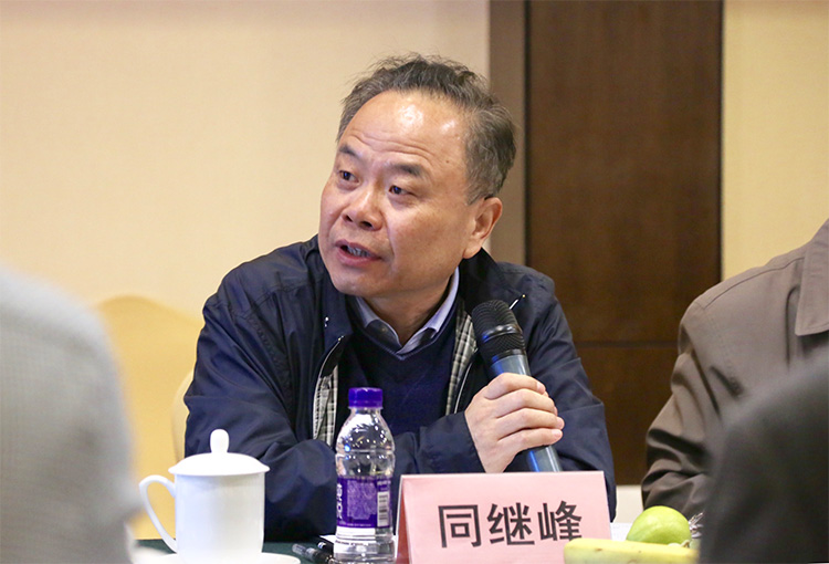 叼嘿视频网站陶瓷集团大规格瓷质薄板